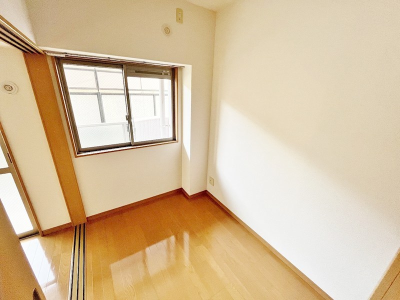 出屋敷館 ベッドルーム