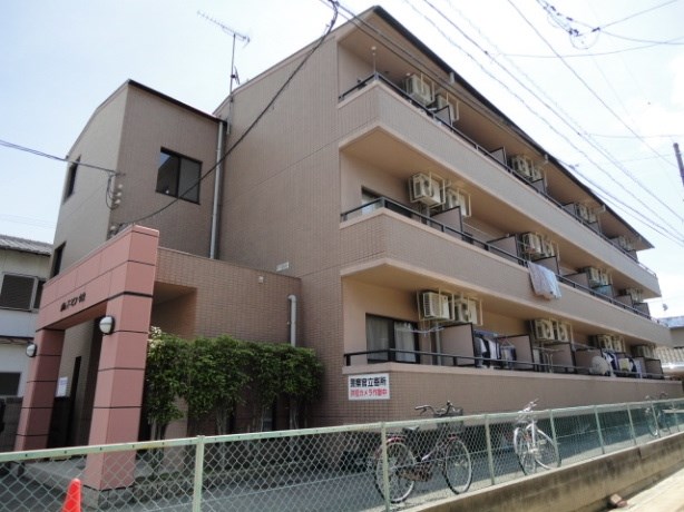 ポム・ド・ピン中央 外観