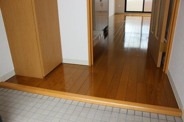 ポム・ド・ピン中央 玄関