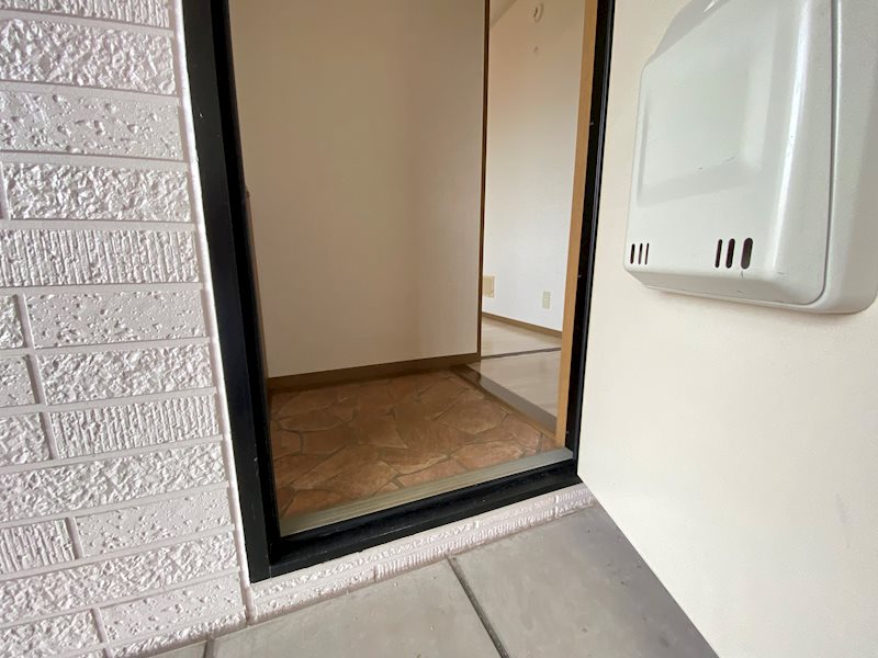 ディアコート八幡 玄関