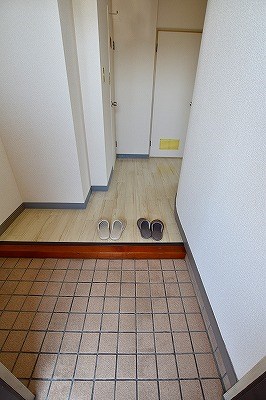 オアシス若園 玄関
