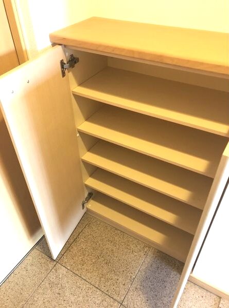RーCOURT泉 玄関