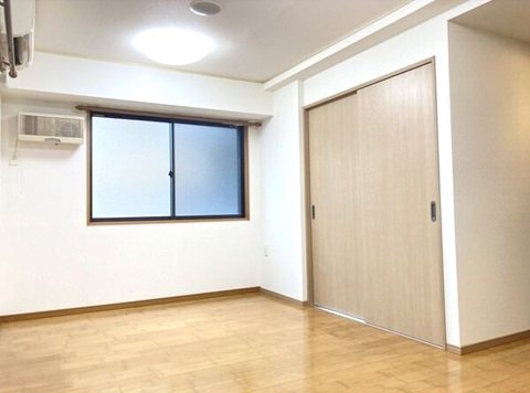 RーCOURT泉 リビング