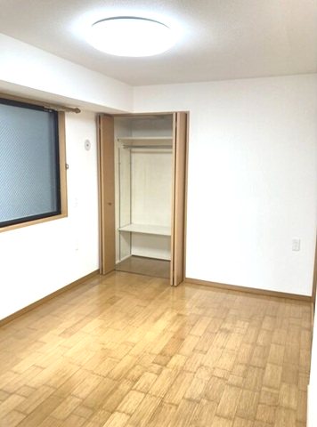 RーCOURT泉 ベッドルーム