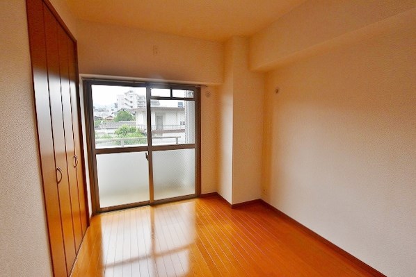 エクセレントリッチ伊崎 ベッドルーム