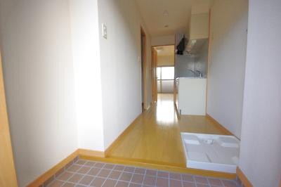 マーベラス下到津   玄関