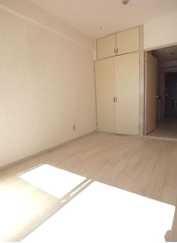 岩井橋ロイヤルハイツ　別階もご紹介可能です ベッドルーム