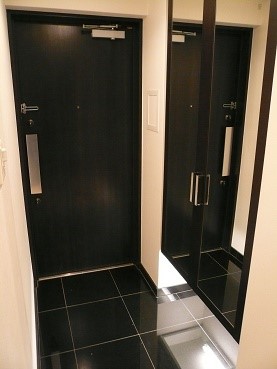 大阪府大阪市中央区博労町２丁目 玄関