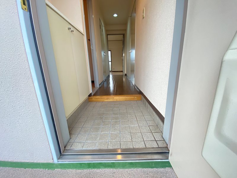 楽々園Nビル 玄関
