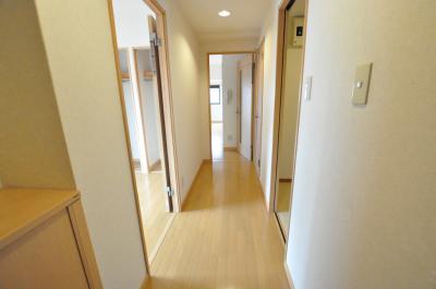 Ｋ－Ｔ・Ｍ・Ｊビル（KTMJ/ケーティエムジェイビル） 玄関