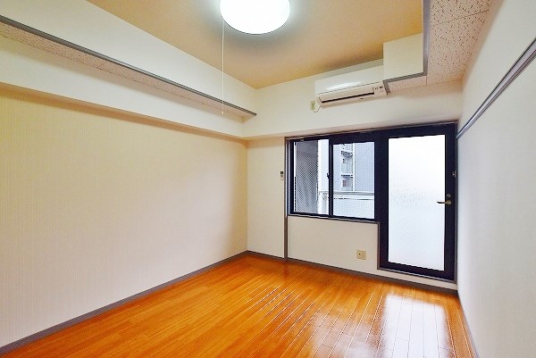 ニューサンリバー６番館 リビング