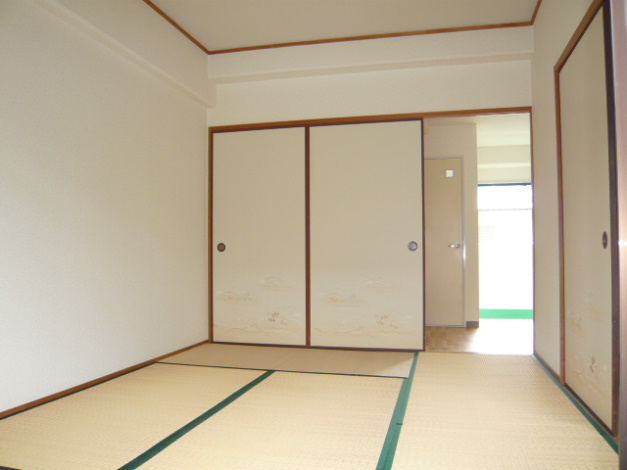 ビレッジ中央 ベッドルーム