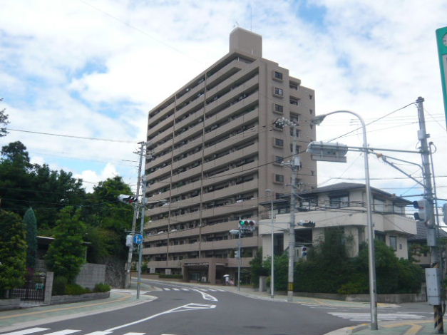 ロイヤルシャトー新宮苑 外観