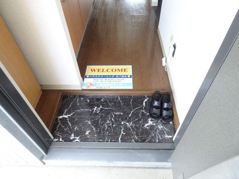 サニーコート手塚 玄関