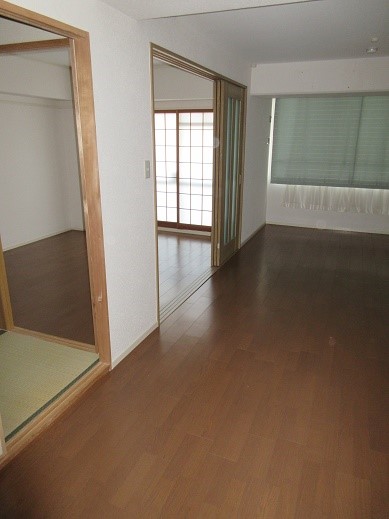 大阪府大阪市西区西本町１丁目 リビング