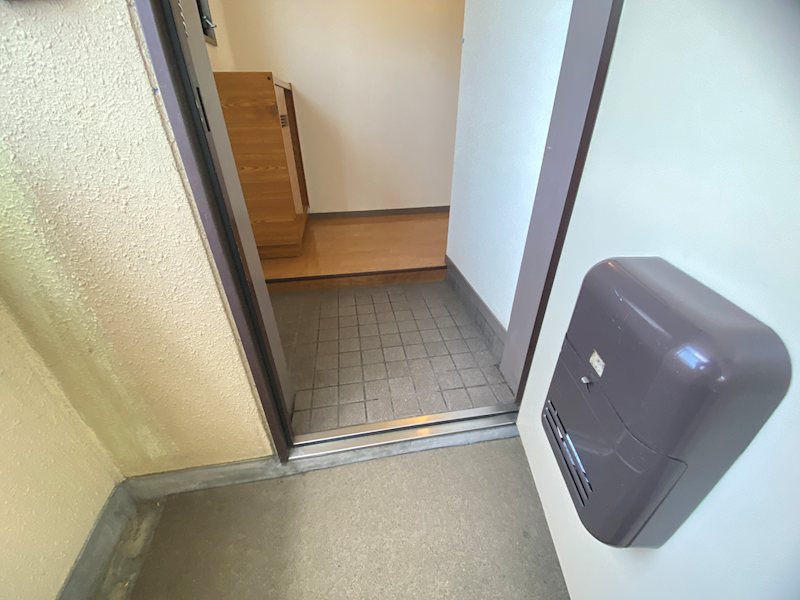 マンションたかた 玄関