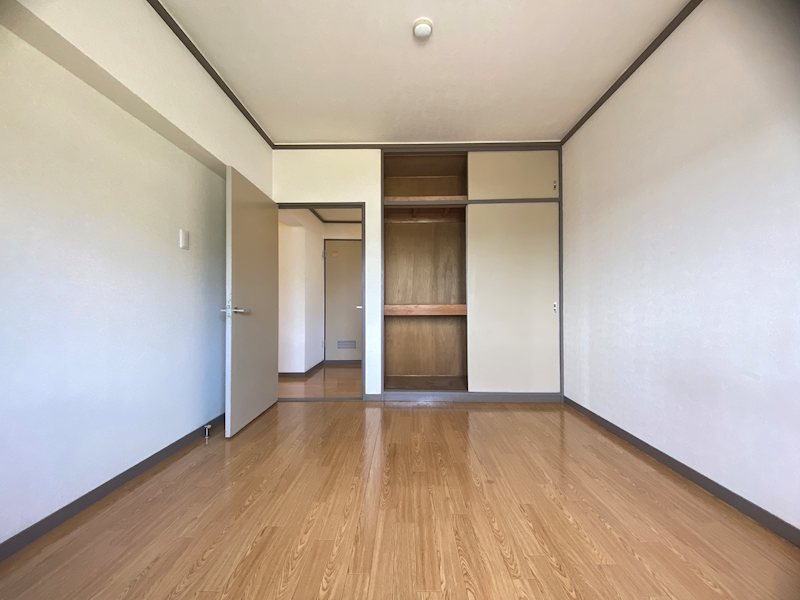 マンションたかた ベッドルーム