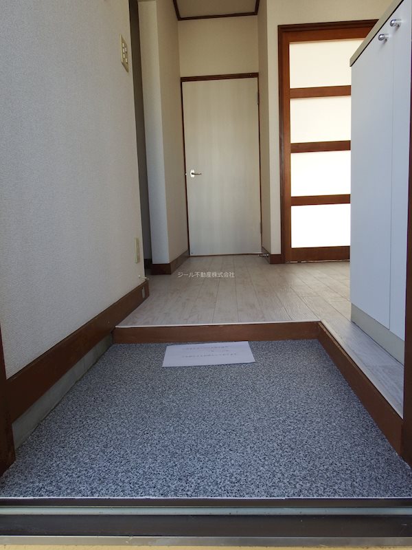 ミツワハイツ荻野 玄関