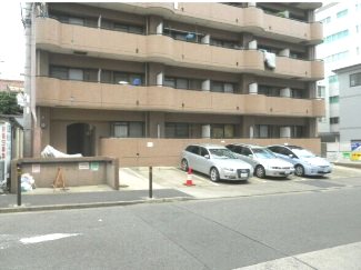 エクセルシオール金山 駐車場