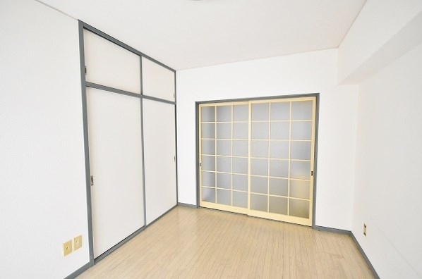 原ビル ベッドルーム