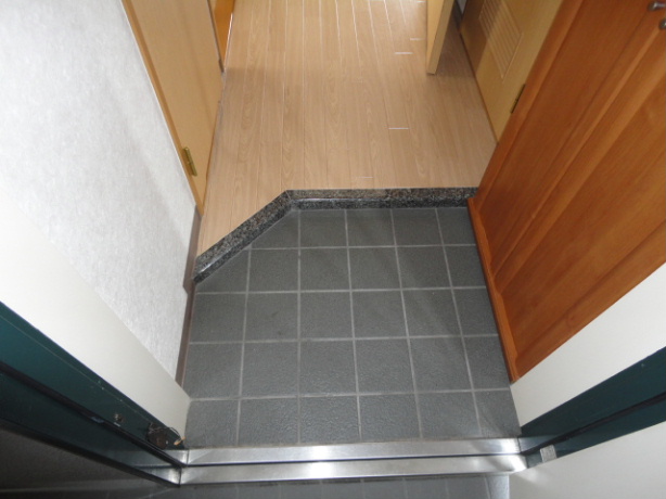 クレアテラ五日市 玄関