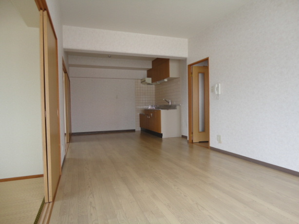 クレアテラ五日市 リビング