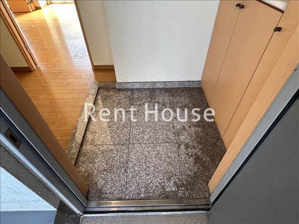 ダイヤハイツ松庵 玄関