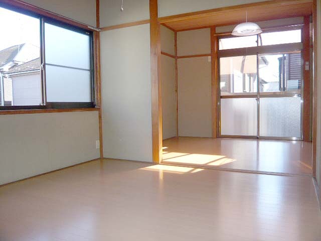 ウィズ東深井 リビング