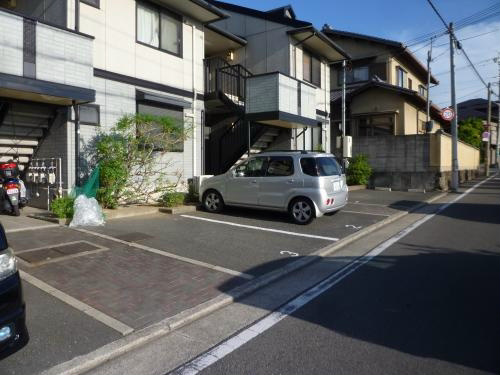 セジュール山の手 駐車場