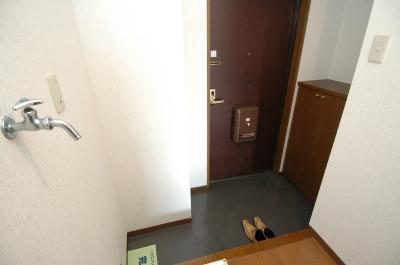 クレセール杉ヶ町 玄関