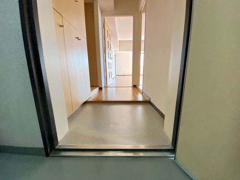 ムロヤビル 玄関