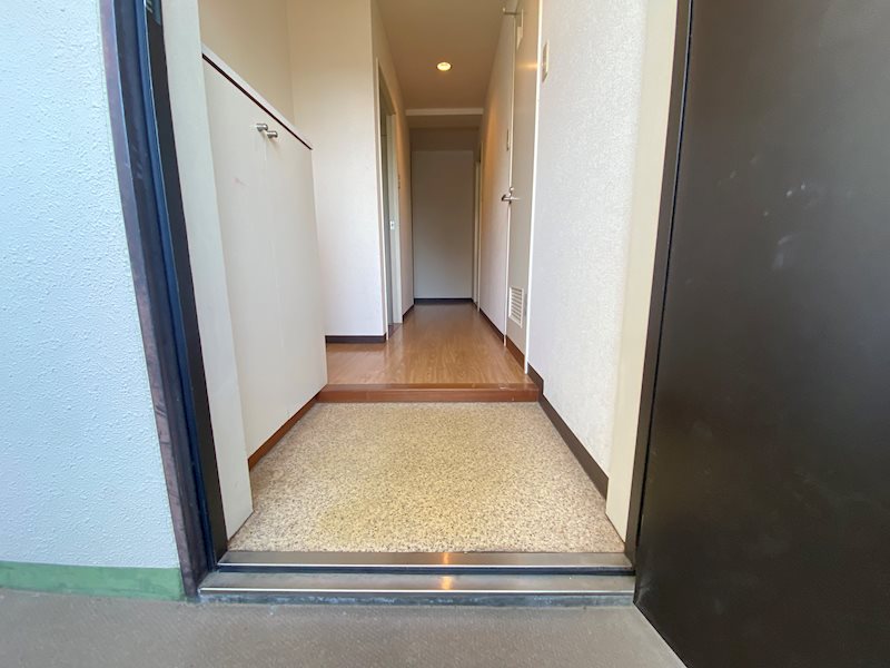 クレスト木屋 玄関