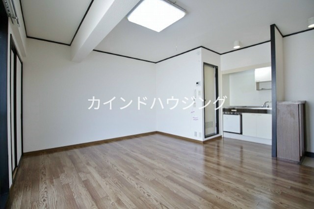 カーサヴェールキタノ リビング