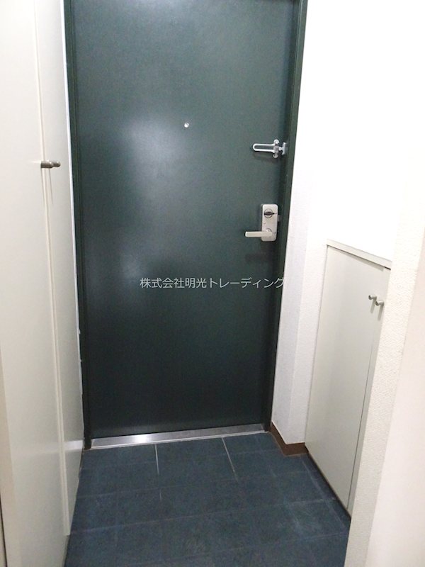 ｺﾝﾄﾞﾐﾆｱﾑﾒｲ大倉山 玄関