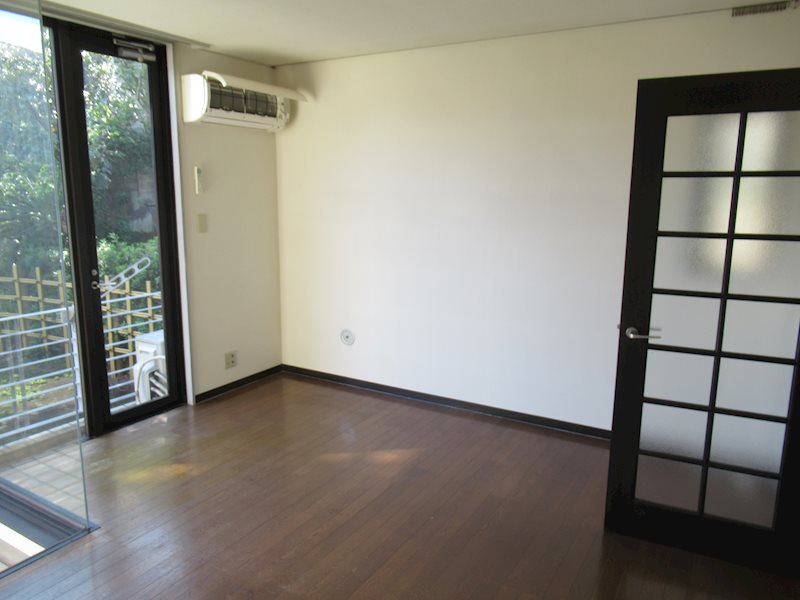 ガーデン白楽 玄関