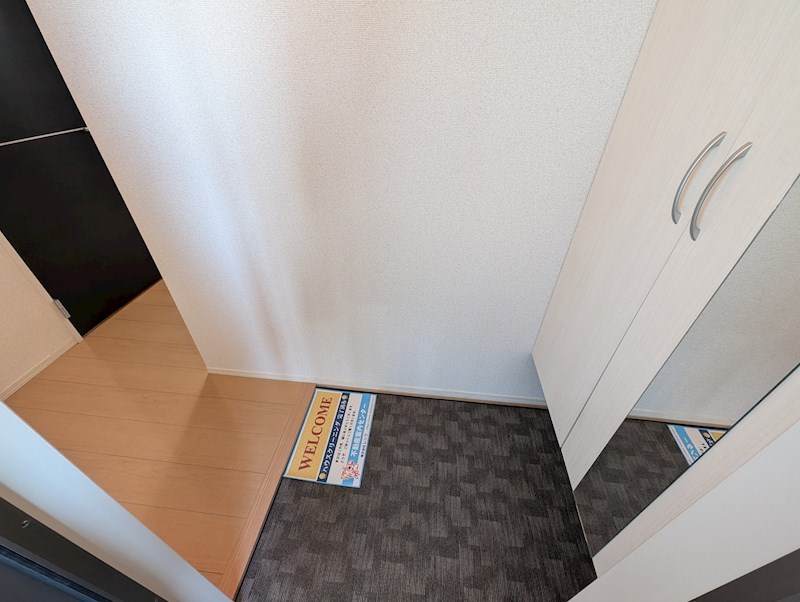 メゾングランメール 玄関