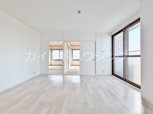大阪府大阪市住之江区西住之江２丁目 リビング