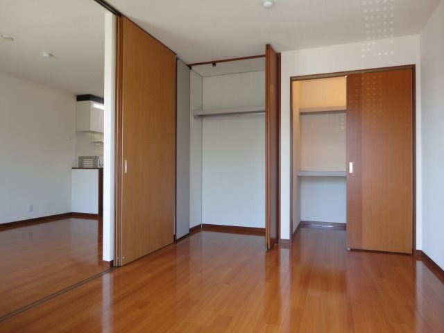 フレヴェール ベッドルーム