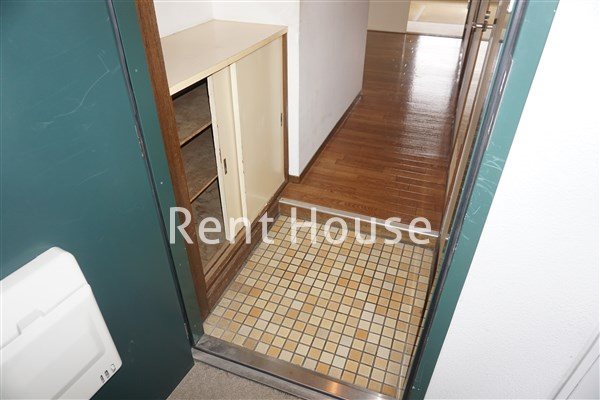 ハイツ北烏山 玄関