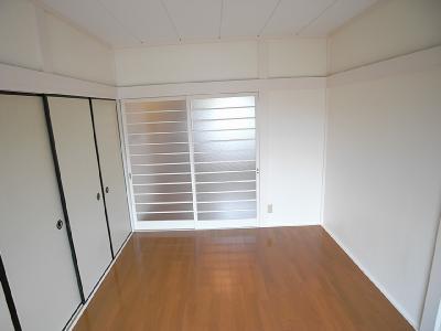 西ノ岡ハイツ リビング