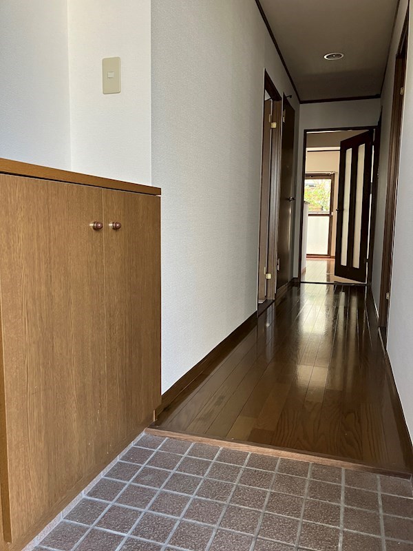 ハイツ・アムール 玄関