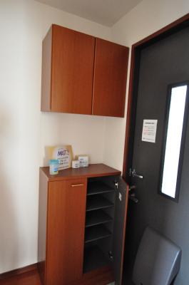 ピースガーデンワカゾノ 玄関