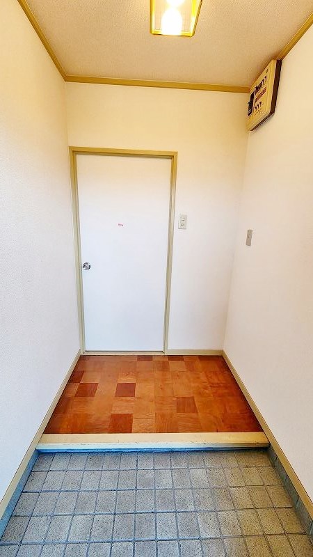 レジデンス鋲賀 玄関