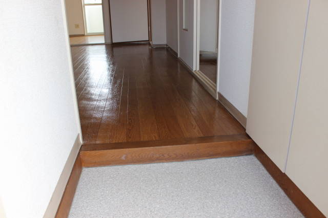 ニューシティ山嵜 玄関