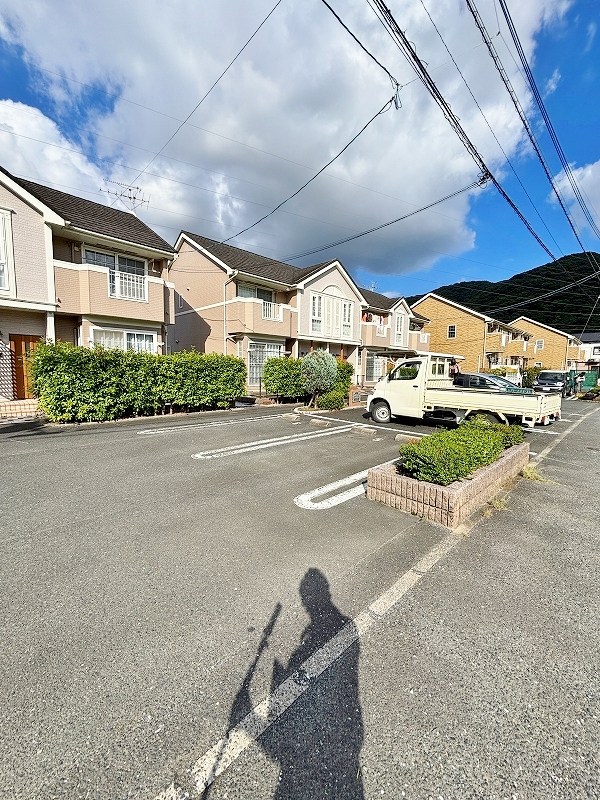 エアリーコートウエスト 駐車場