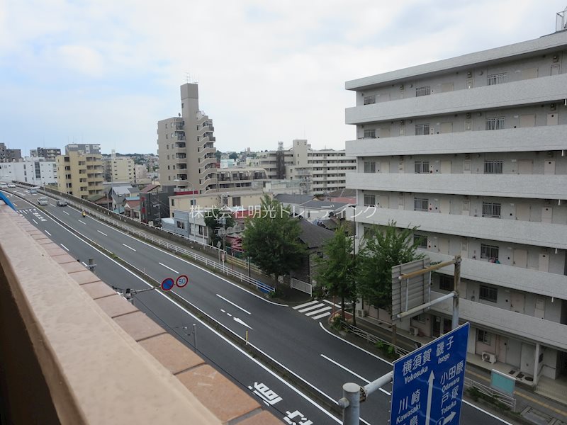 ﾗｲｵﾝｽﾞﾏﾝｼｮﾝﾖｺﾊﾏｳｴｽﾄ ベランダ