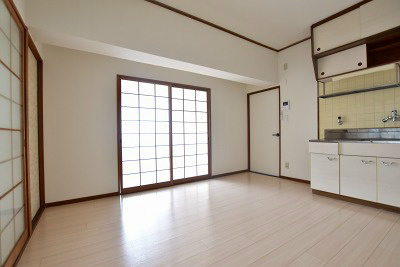 角田ビル片野新町 リビング