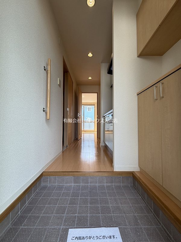 グランドソレイユA 玄関