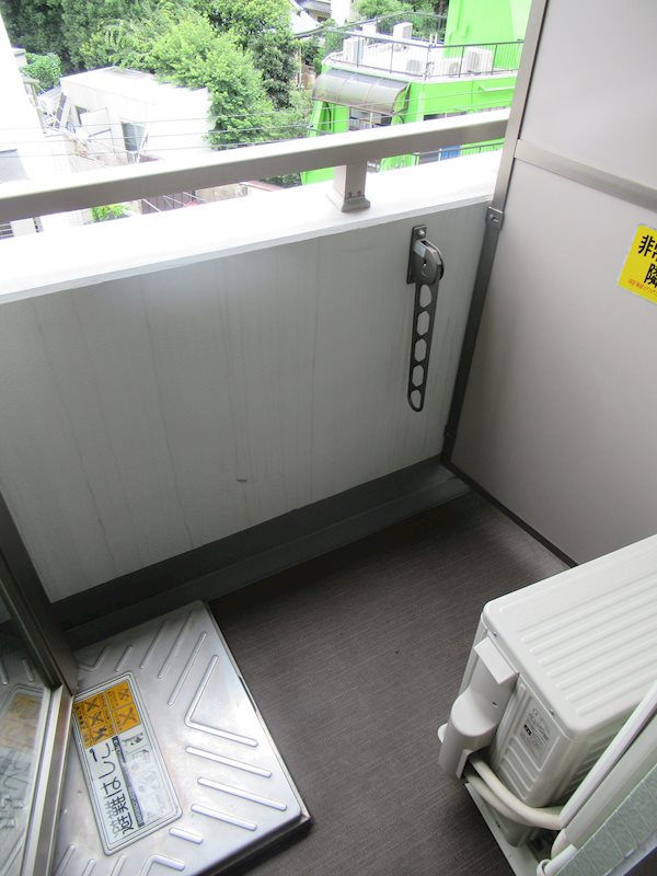 カスタリア新宿御苑 ベランダ