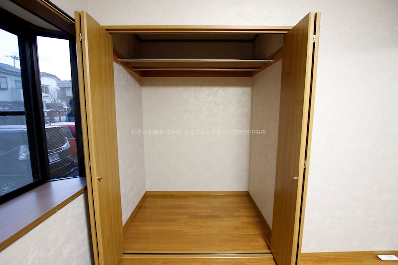 アベニュー上山A棟 収納